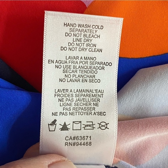 NAUTICAL- NWT - SIZE MEDIUM WOMEN’S RASH-GUARD LIGHTWEIGHT LONG SLEEVE B13 - Picture 8 of 10